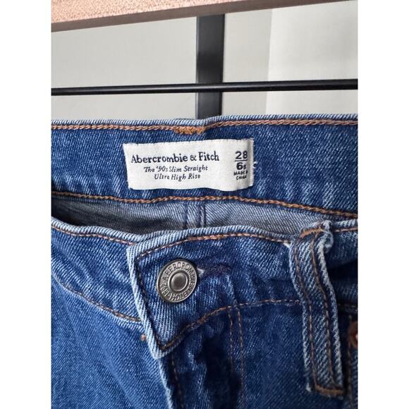Abercrombie & Fitch 90s Straight Ultra High Rise Jeans - Picture 3 of 4